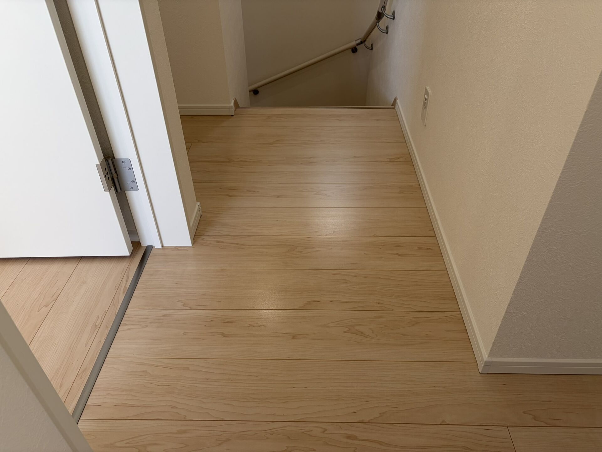 新築戸建ての全面フロアコーティングを行いました