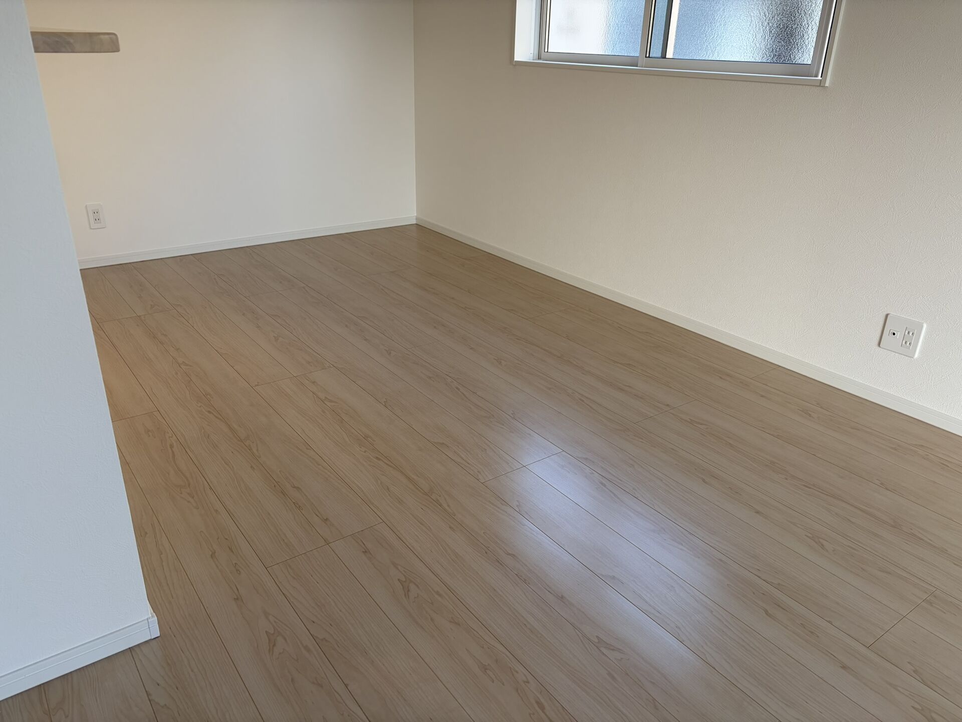 新築戸建ての全面フロアコーティングを行いました